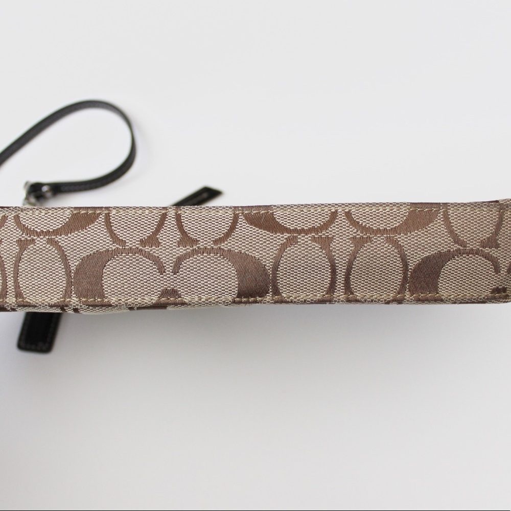 Coach Wristlet - Picture 4 of 8